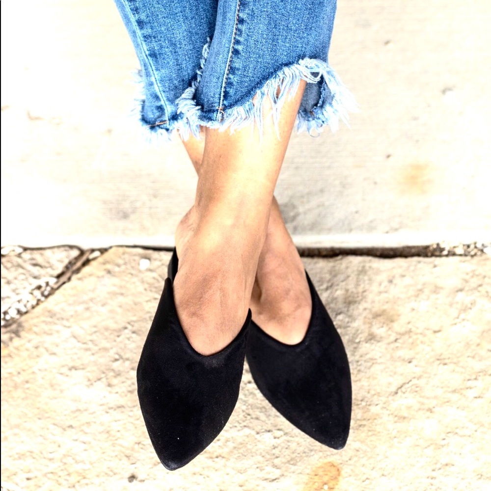 Black faux suede mule flats with pointy closed toe - Picture 6 of 6